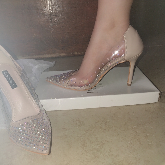 New 4" high heels. - Picture 2 of 2